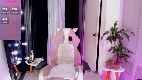 Emma Russell online show from 11/20/25, 11:04