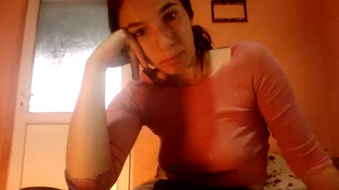 Snapshot of emmaryve chatting on 04/02/26, 12:47 Emma online show from 04/02/26, 12:47