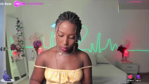 Snapshot of emmasanzoficial chatting on 09/09/25, 11:32 Sara online show from 09/09/25, 11:32