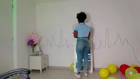 Snapshot of emmasanzoficial chatting on 09/29/25, 11:59 Sara online show from 09/29/25, 11:59