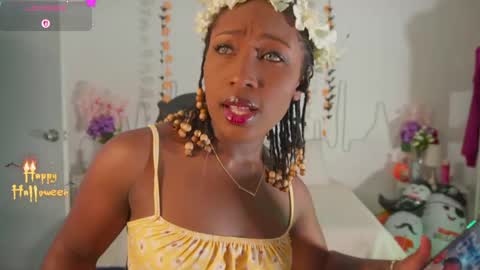 Snapshot of emmasanzoficial chatting on 10/30/25, 11:33 Sara online show from 10/30/25, 11:33