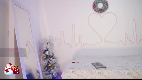 Snapshot of emmasanzoficial chatting on 01/06/26, 11:25 Sara online show from 01/06/26, 11:25