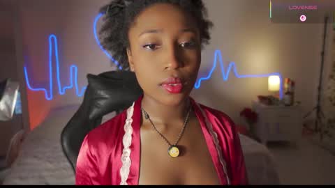 Snapshot of emmasanzoficial chatting on 01/09/26, 11:35 Sara online show from 01/09/26, 11:35