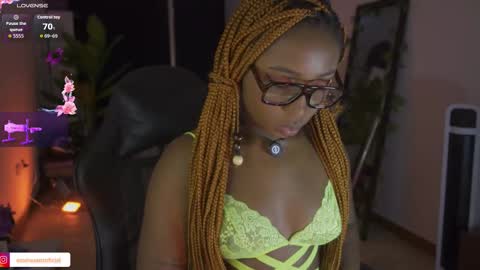 Snapshot of emmasanzoficial chatting on 03/09/26, 12:20 Sara online show from 03/09/26, 12:20