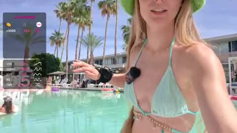 Snapshot of emmasky69 chatting on 04/22/26, 04:52 Emma Sky online show from 04/22/26, 04:52