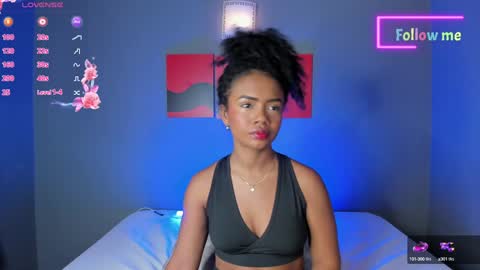 Snapshot of emmasmith06 chatting on 01/16/25, 05:12 Emma online show from 01/16/25, 05:12