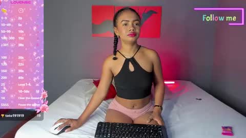 Snapshot of emmasmith06 chatting on 02/10/25, 05:52 Emma online show from 02/10/25, 05:52