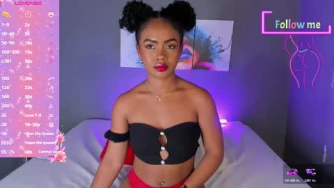 Snapshot of emmasmith06 chatting on 03/08/25, 05:33 Emma online show from 03/08/25, 05:33