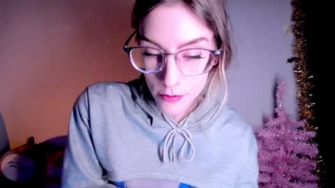 RH-NEGATIVE GREEN-EYED BAELIEN online show from 01/15/25, 06:51