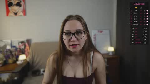 Mia online show from 11/11/25, 01:11