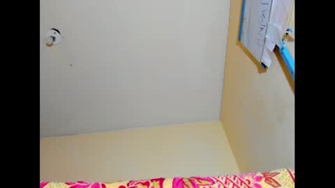 hi im emmalina welcome to your happy place online show from 01/29/25, 04:30