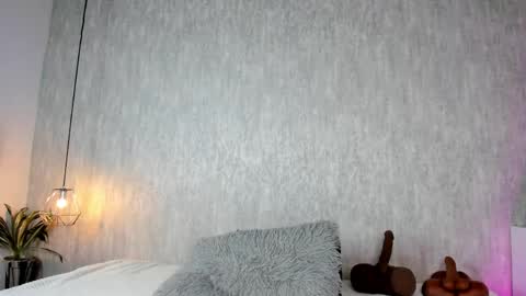 emmazc_ online show from 04/16/26, 08:31