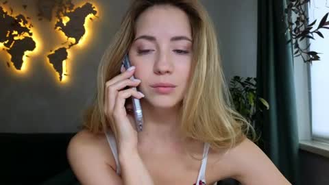 Snapshot of emmi_rosee chatting on 04/28/26, 09:36 Miss Emmi online show from 04/28/26, 09:36
