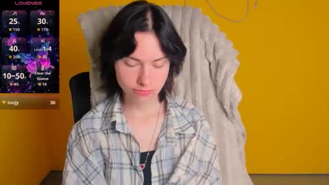 Emmi online show from 05/06/26, 05:46