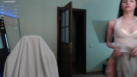 Snapshot of emmiclo chatting on 05/08/26, 06:24 Emily online show from 05/08/26, 06:24