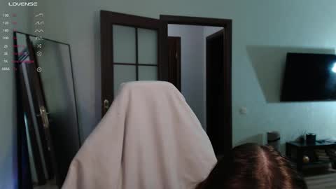Snapshot of emmiclo chatting on 05/22/26, 07:41 Emily online show from 05/22/26, 07:41