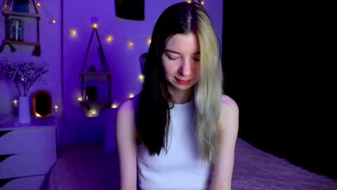 emmie_everly online show from 10/17/25, 07:16