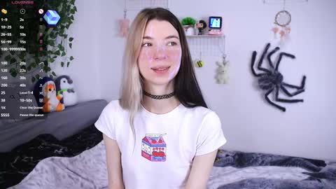 Snapshot of emmie_everly chatting on 12/19/25, 11:50 emmie_everly online show from 12/19/25, 11:50