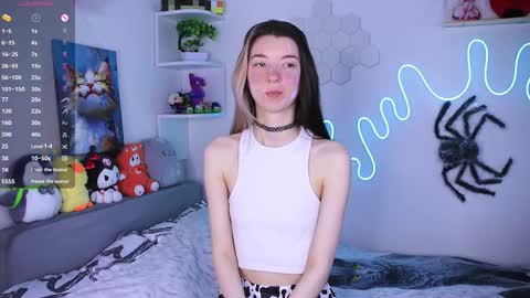 Snapshot of emmie_everly chatting on 02/04/26, 12:33 emmie_everly online show from 02/04/26, 12:33