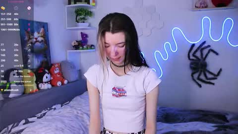 Snapshot of emmie_everly chatting on 02/07/26, 11:25 emmie_everly online show from 02/07/26, 11:25