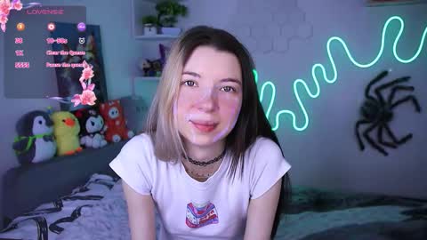 Snapshot of emmie_everly chatting on 03/04/26, 11:16 emmie_everly online show from 03/04/26, 11:16