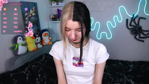 Snapshot of emmie_everly chatting on 04/08/26, 07:58 emmie_everly online show from 04/08/26, 07:58