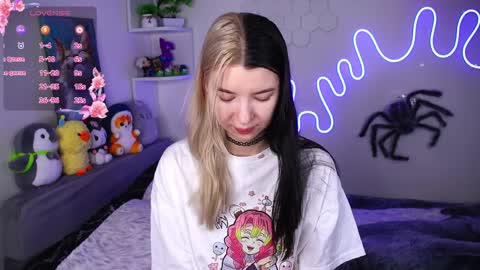 Snapshot of emmie_everly chatting on 04/09/26, 07:30 emmie_everly online show from 04/09/26, 07:30