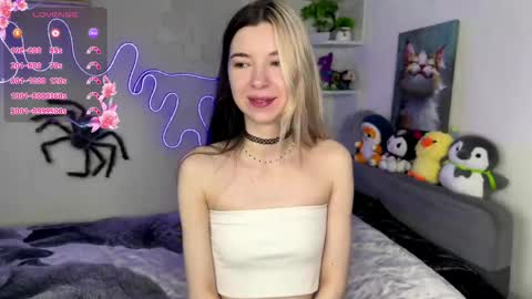 emmie_everly online show from 05/19/26, 08:37