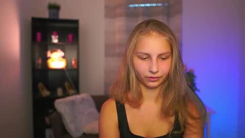 Snapshot of emmie_murray chatting on 10/25/25, 01:29 Emmie online show from 10/25/25, 01:29