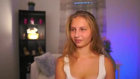 Snapshot of emmie_murray chatting on 11/02/25, 02:08 Emmie online show from 11/02/25, 02:08