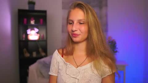 Snapshot of emmie_murray chatting on 11/13/25, 02:16 Emmie online show from 11/13/25, 02:16