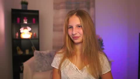 Snapshot of emmie_murray chatting on 11/19/25, 02:17 Emmie online show from 11/19/25, 02:17