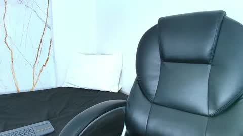 Emmie online show from 09/12/25, 11:48