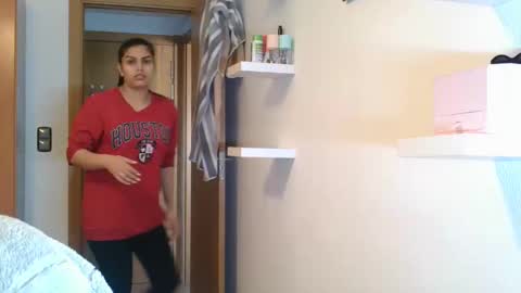 emmie online show from 11/06/25, 09:10