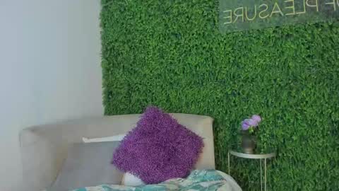 Emmiily online show from 01/02/25, 11:06