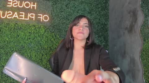 Emmiily online show from 01/23/25, 02:02