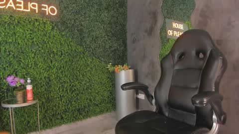 Emmiily online show from 01/28/25, 02:00