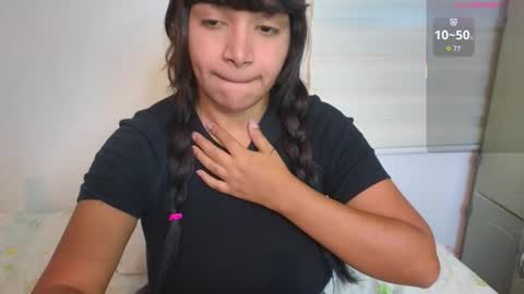 Snapshot of emmily2001 chatting on 11/07/25, 06:57 Emmily online show from 11/07/25, 06:57