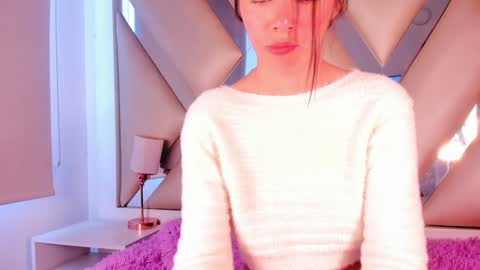 emmily_evans_ online show from 01/13/25, 04:08