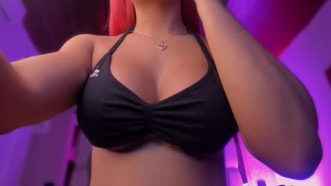 Snapshot of emmily_savage chatting on 03/31/26, 11:54 online show from 03/31/26, 11:54