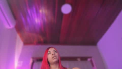 Snapshot of emmily_savage chatting on 04/13/26, 11:48 online show from 04/13/26, 11:48