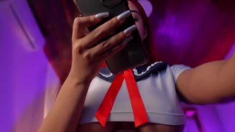 Snapshot of emmily_savage chatting on 04/16/26, 11:33 online show from 04/16/26, 11:33