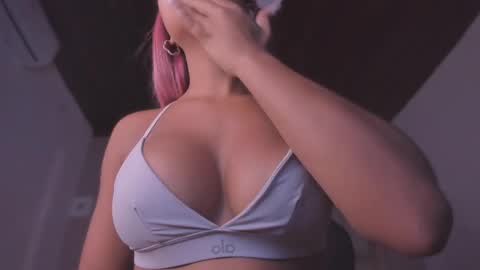Snapshot of emmily_savage chatting on 06/09/26, 11:44 online show from 06/09/26, 11:44