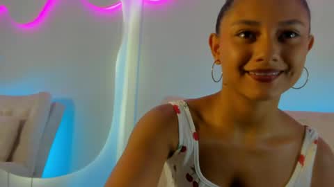 Snapshot of emmilybratz chatting on 05/15/26, 01:51 EMMILY online show from 05/15/26, 01:51