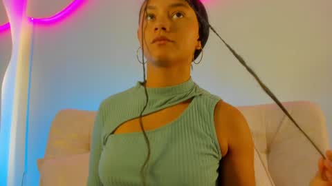 Snapshot of emmilybratz chatting on 05/20/26, 02:01 EMMILY online show from 05/20/26, 02:01