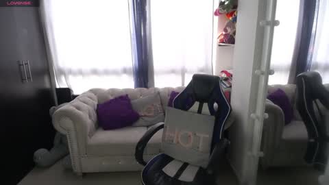 Emmily online show from 01/06/25, 09:11