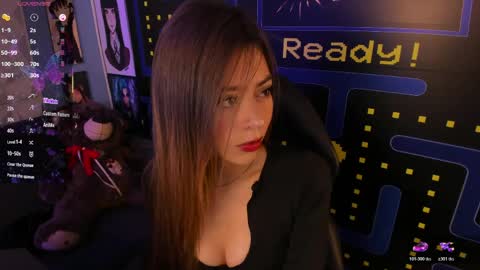 Snapshot of emmilyclark chatting on 04/08/26, 12:10 Emiily online show from 04/08/26, 12:10
