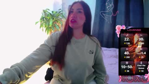 Snapshot of emmilysmith1 chatting on 12/31/24, 11:17 Emmily online show from 12/31/24, 11:17