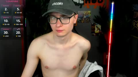 Snapshot of emmit_barker chatting on 06/05/26, 04:02 Emmit online show from 06/05/26, 04:02