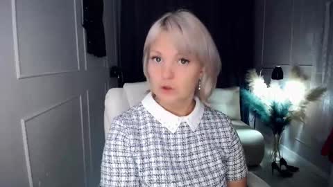 emmmam online show from 11/18/25, 07:18